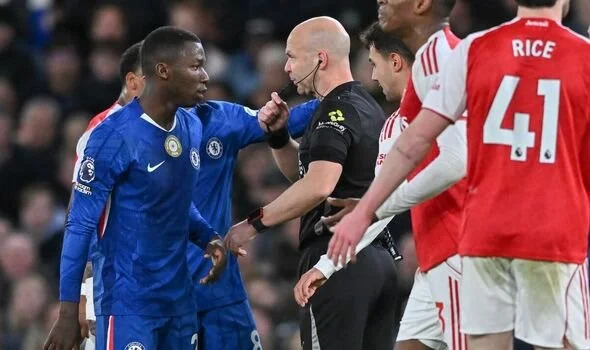 Wright, Zola Agree on Caicedo Red Card as Chelsea Go Down to 10 Men Against Arsenal