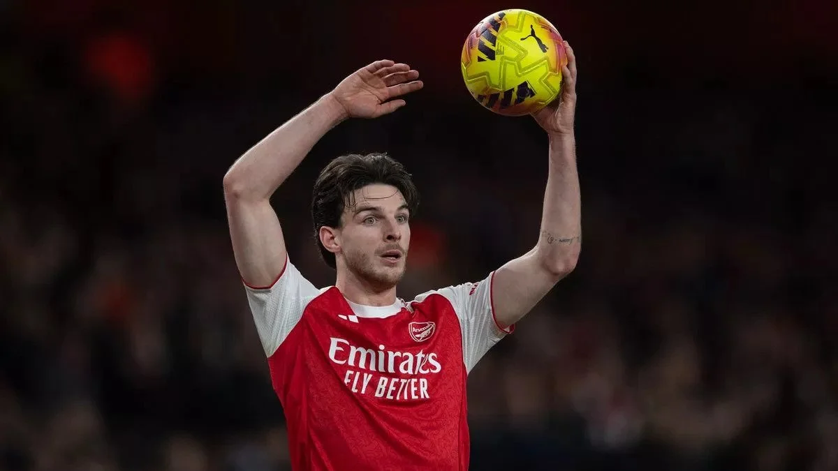 Arsenal’s Declan Rice to Miss Aston Villa Clash Due to Knee Injury