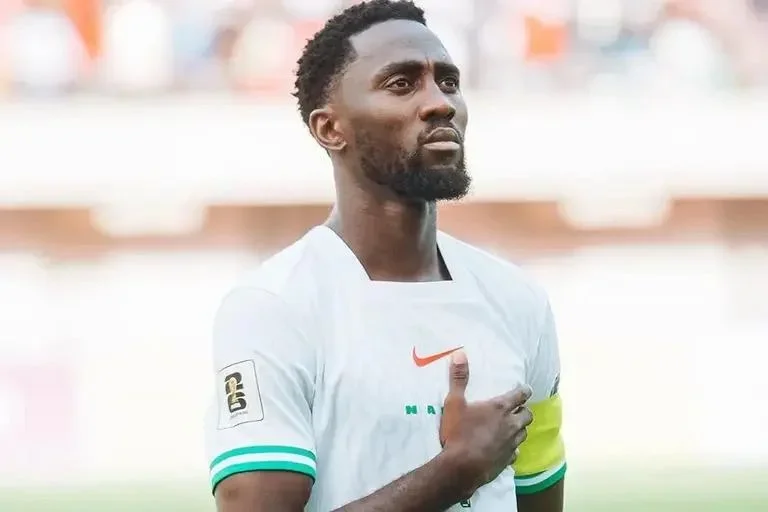 Super Eagles Captain Wilfred Ndidi Mourns Father’s Tragic Passing