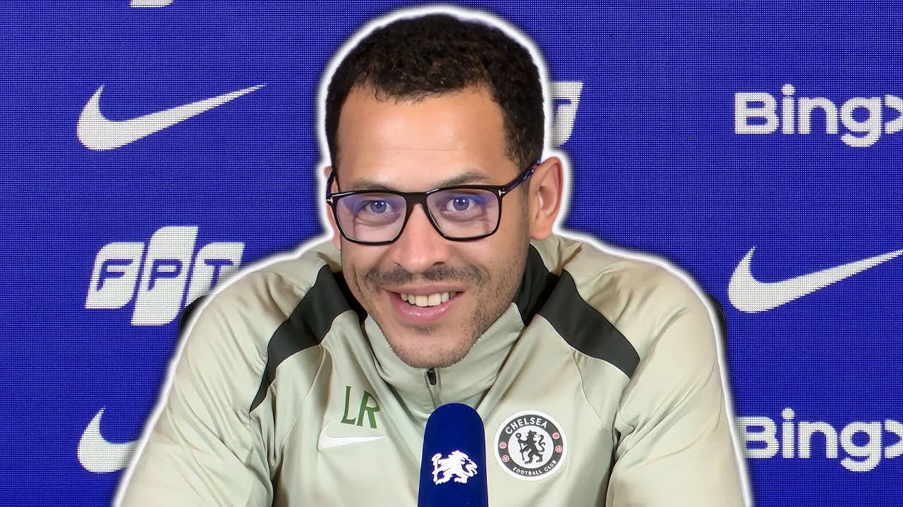 Rosenior Sounds Warning Ahead of Chelsea–West Ham Clash