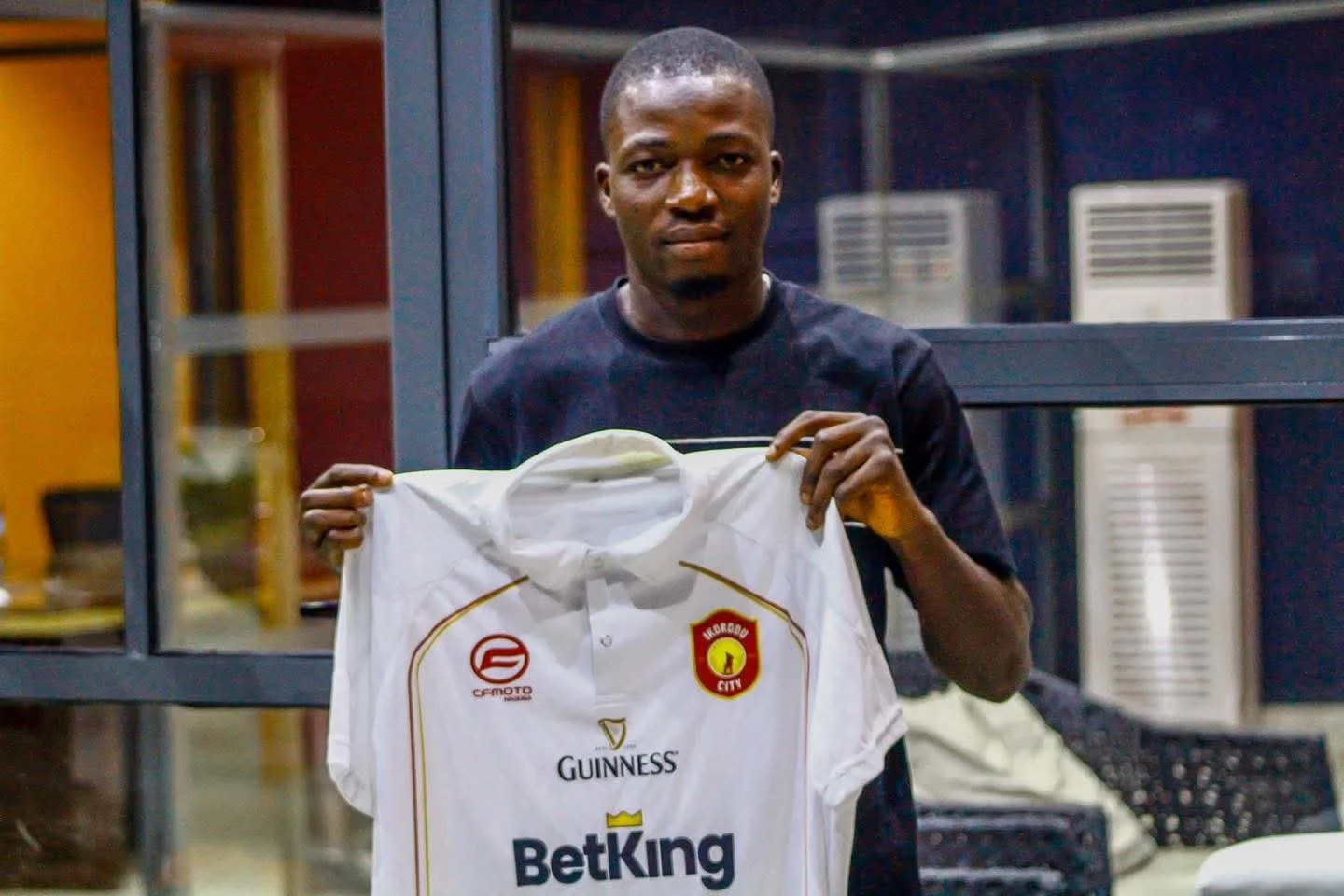 Ikorodu City Hand Rising Star Akinbiyi Sodeeq First Professional Contract Amid Continental Push