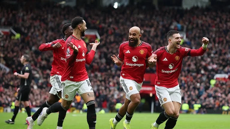 Manchester United Continue Winning Run Under Carrick with Convincing Victory Over Tottenham