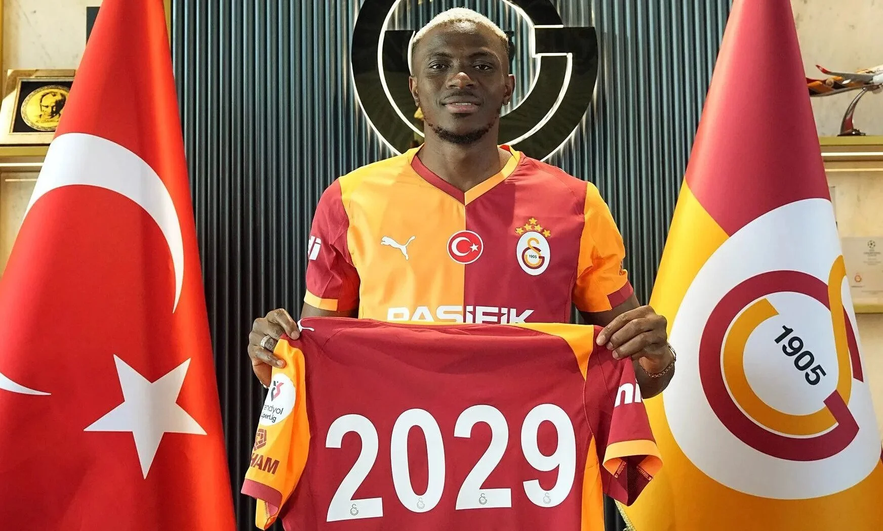 Galatasaray Dismiss Osimhen Exit Talks, Insist Nigerian Star Remains Central to Their Plans