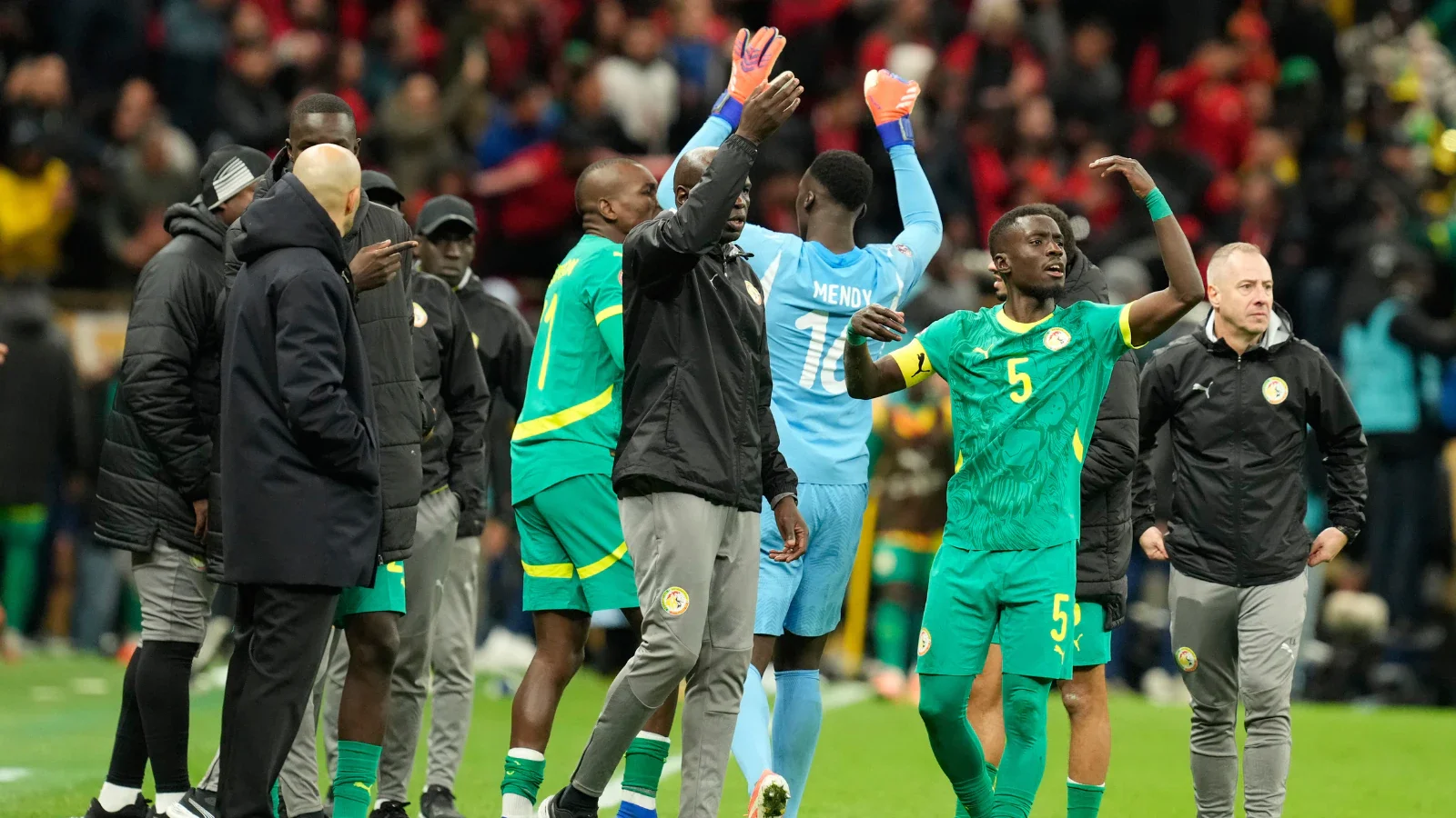 Idrissa Gueye Criticises Confederation of African Football Over AFCON Decision, Offers to Return Medals
