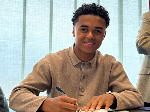 📰 Barcelona Secure Future of Shane Kluivert with New Contract Until 2028