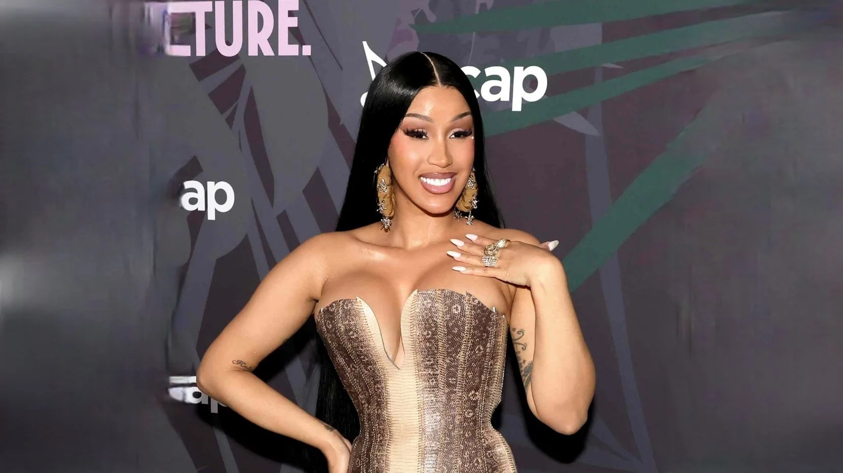  Cardi B Threatens Legal Action After Credit Card Theft and Luxury Spending Spree