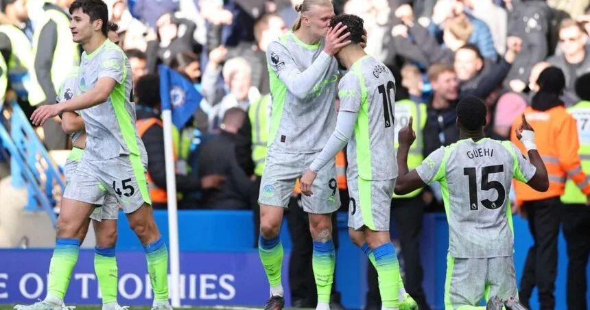  Manchester City Thrash Chelsea to Close Gap on Arsenal in Title Race