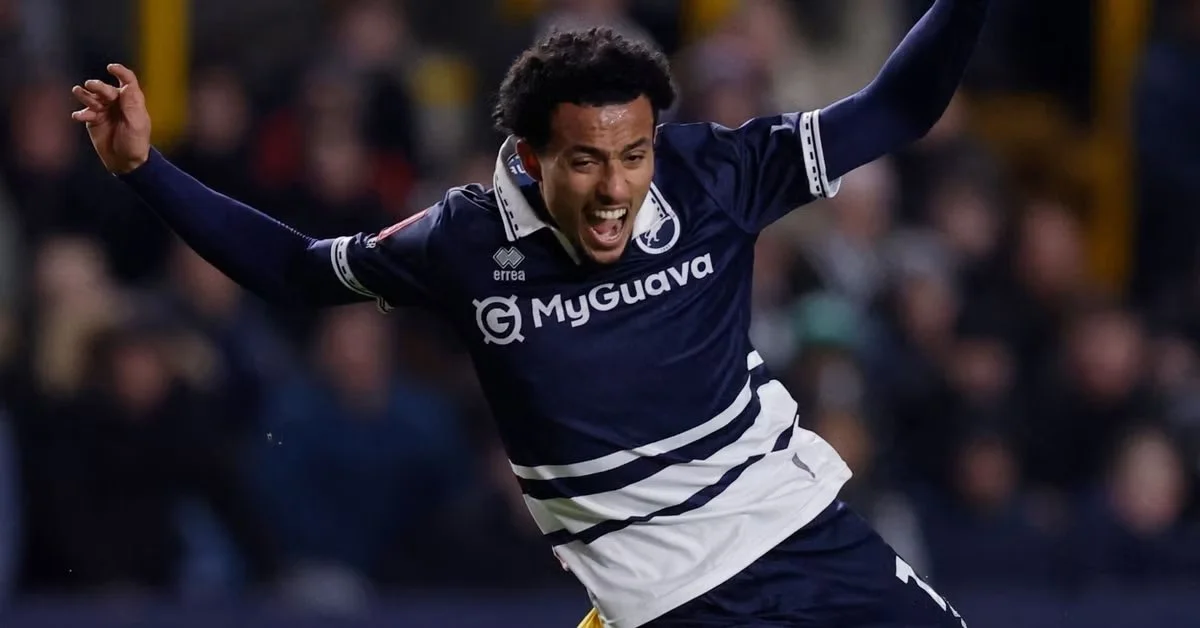 Transfer: Sunderland Join Race for Millwall Star Femi Azeez