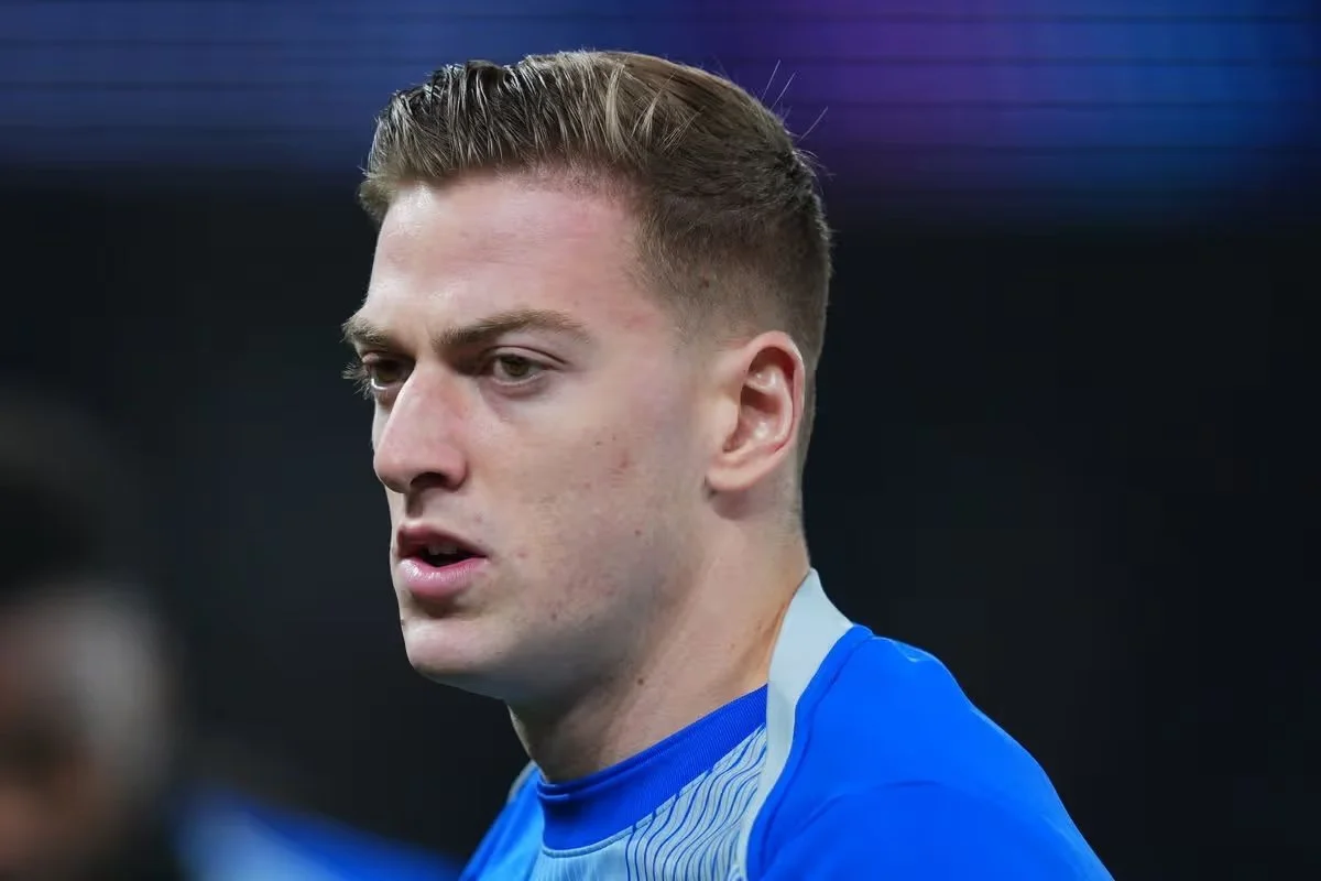 Andy Townsend Urges Liam Delap to Leave Chelsea for Everton