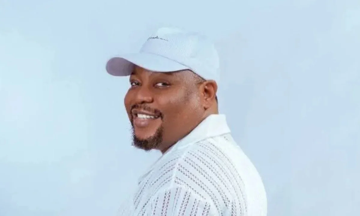 Nigerian Singer Kehinde Adegbodu Clarifies Fire Accident After Fans Raise Concerns Over Injuries