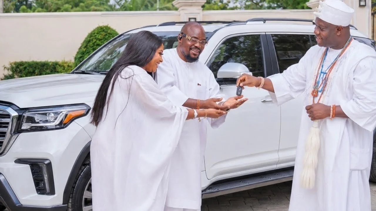 Baba Ijesha, Wife Visit Ooni of Ife’s Palace as Viral Videos Spark Mixed Reactions