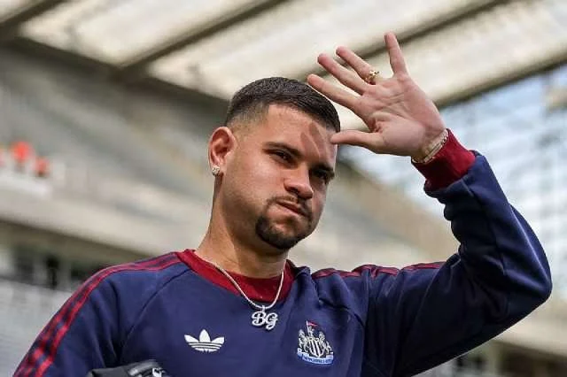 Arsenal's Opening Bid for Bruno Guimarães Rejected as Newcastle Stand Firm