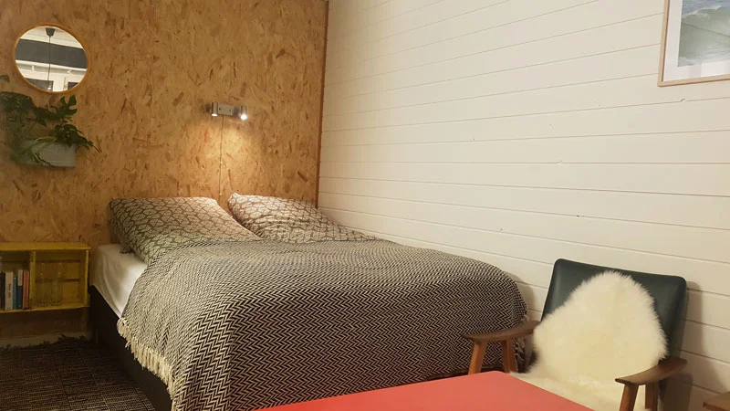 Surfer-room-15m2-rawoceanlodge.jpg
