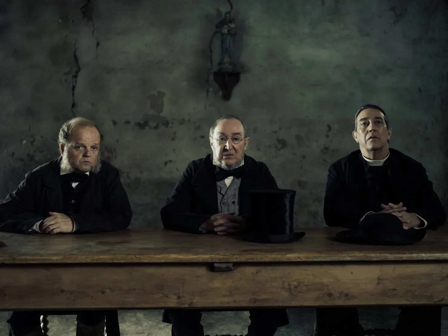  #TheWonder -Mark Kermode's film of the week  The Wonder review – a haunting period drama of faith and reason  Florence Pugh stars as a nurse called in to verify a miracle in Sebastián Lelio’s powerful story set in 19th-century Ireland.  Photo by @ai