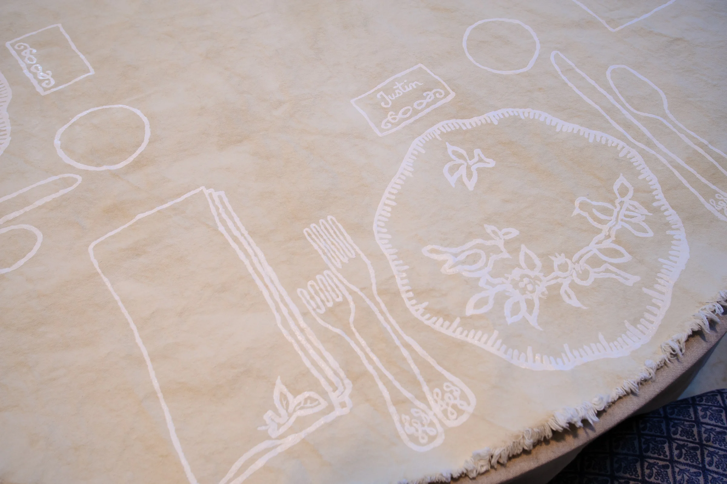 White on White Place Settings Round