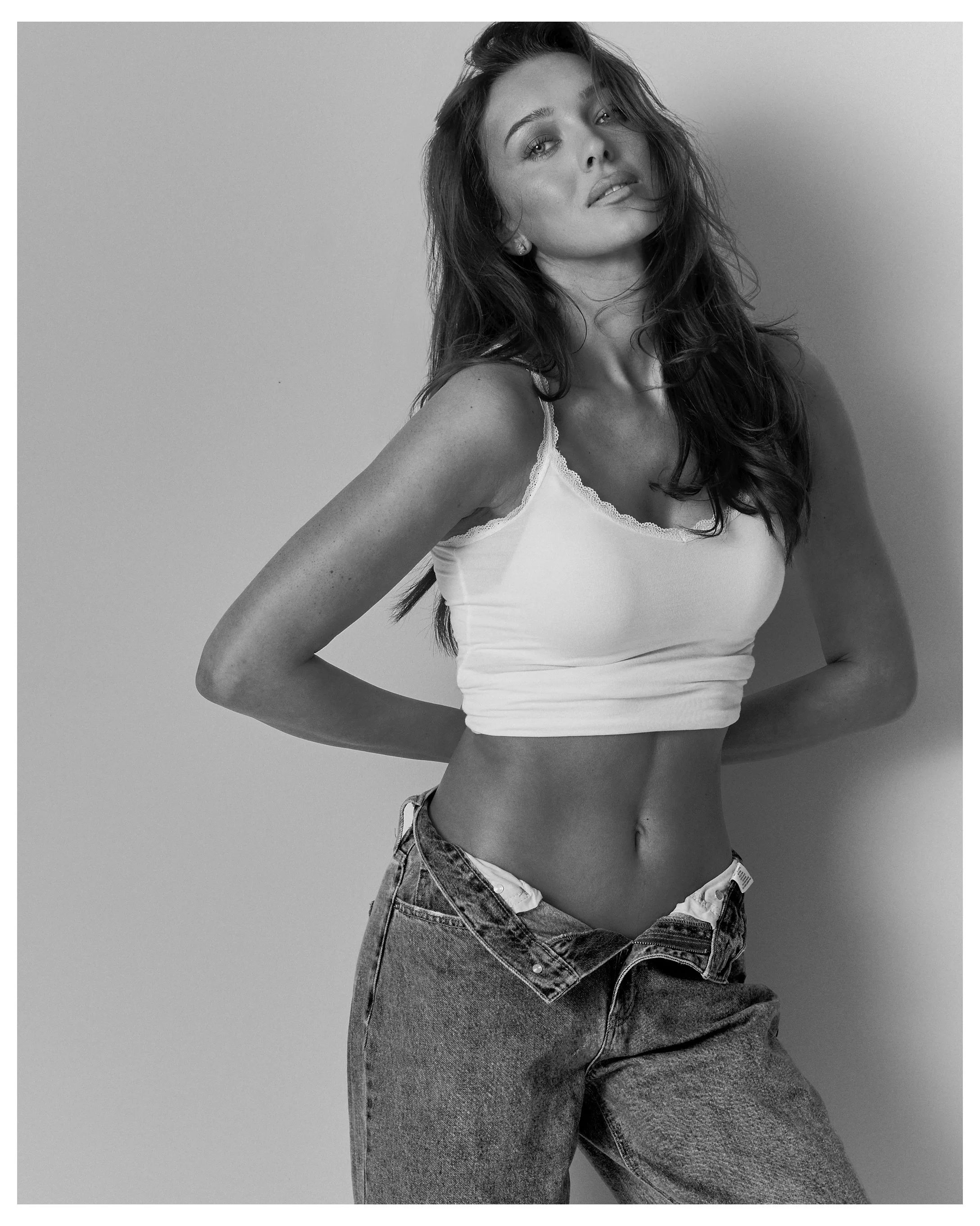 LOOK 2_1190 copy B&W.jpg