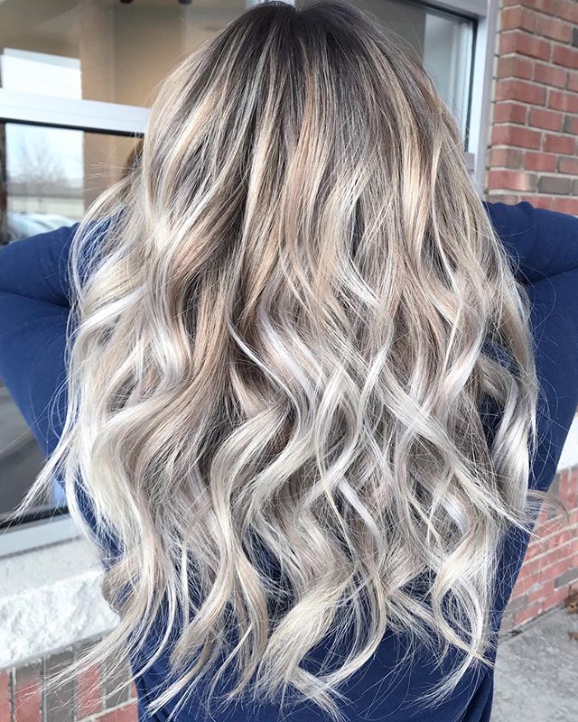 🌫Ashy cool tones - keeping warmth out is a difficult problem.  Keeping up with it at home is a must. I always recommend @fanola No Yellow shampoo to use once a week.  Coming in to the salon every 4-5 weeks for a toner to neutralize warmth and create