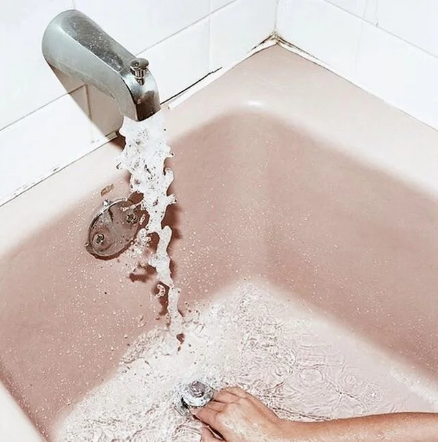 **Calling all bathing beauties** Our Provisions of the Wild: Sacred Soak Bath Tea is a luxurious blend of our fav organic flora including: chamomile, lavender, rose buds, calendula, and hibiscus. Use solo for a relaxing soak or with our bath salts fo