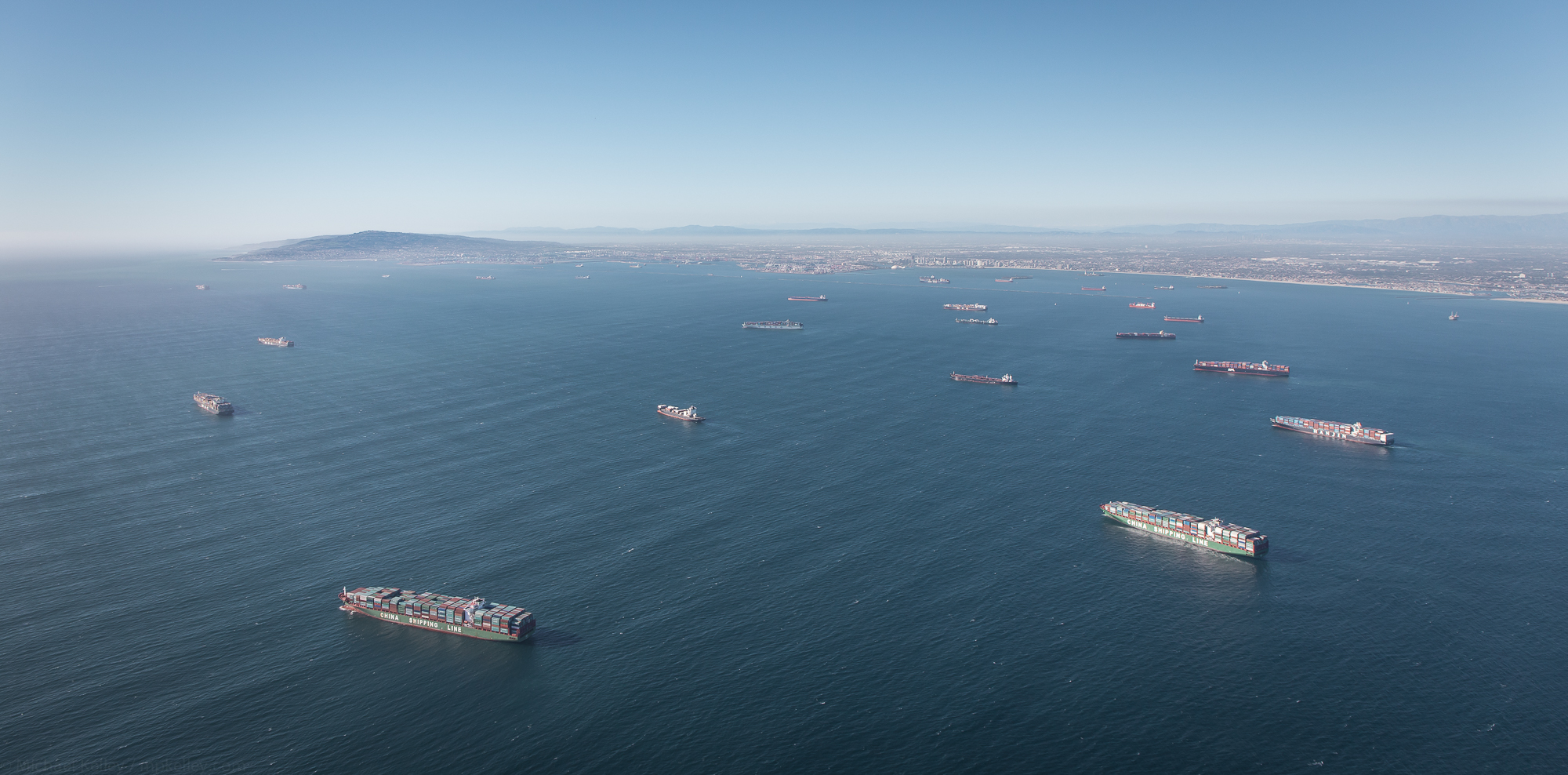 From this angle, the scale and size of the city and ships becomes quickly apparent