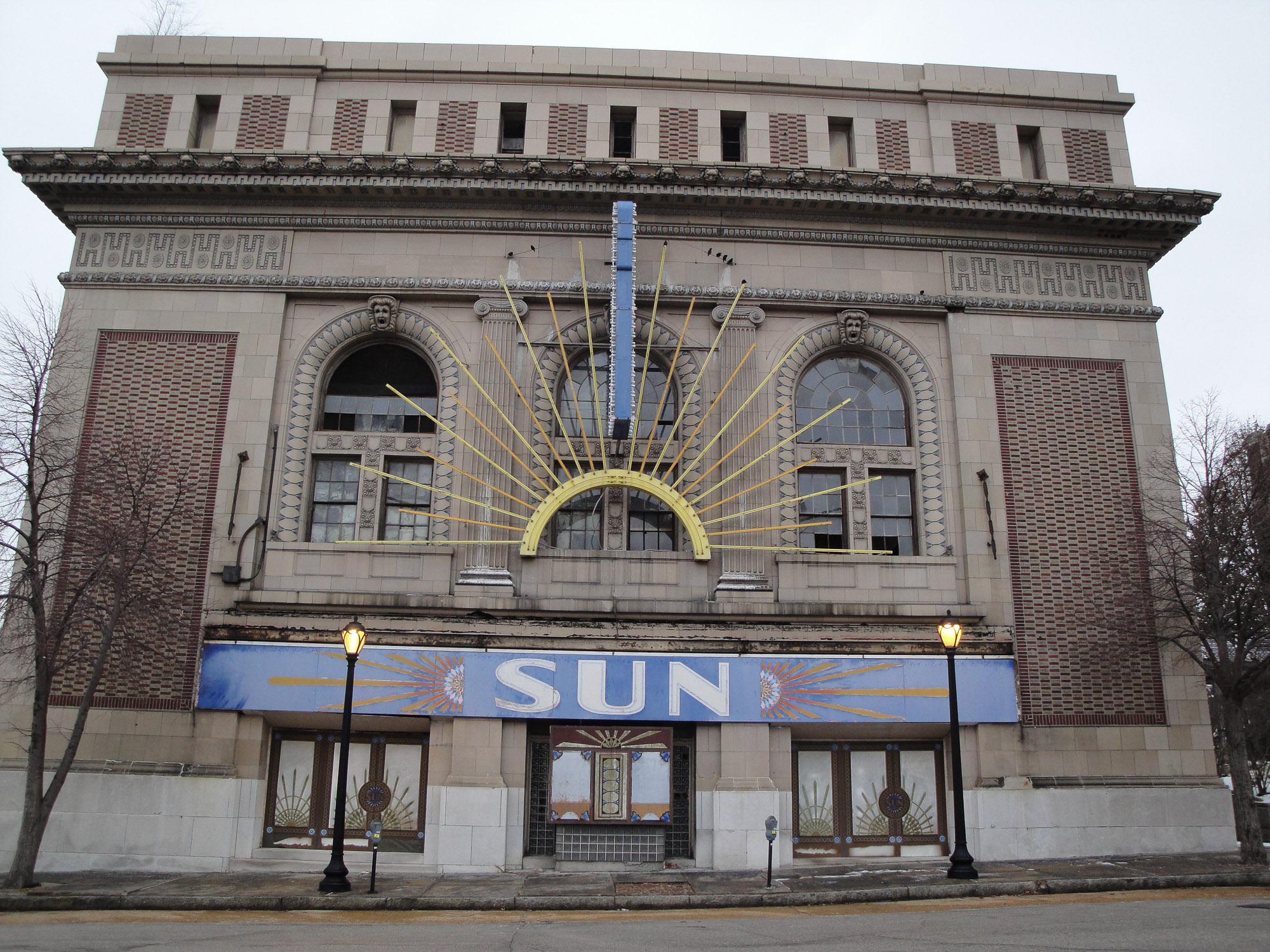 Photographing the historic Sun Theater in St Louis, MO — Mike Kelley