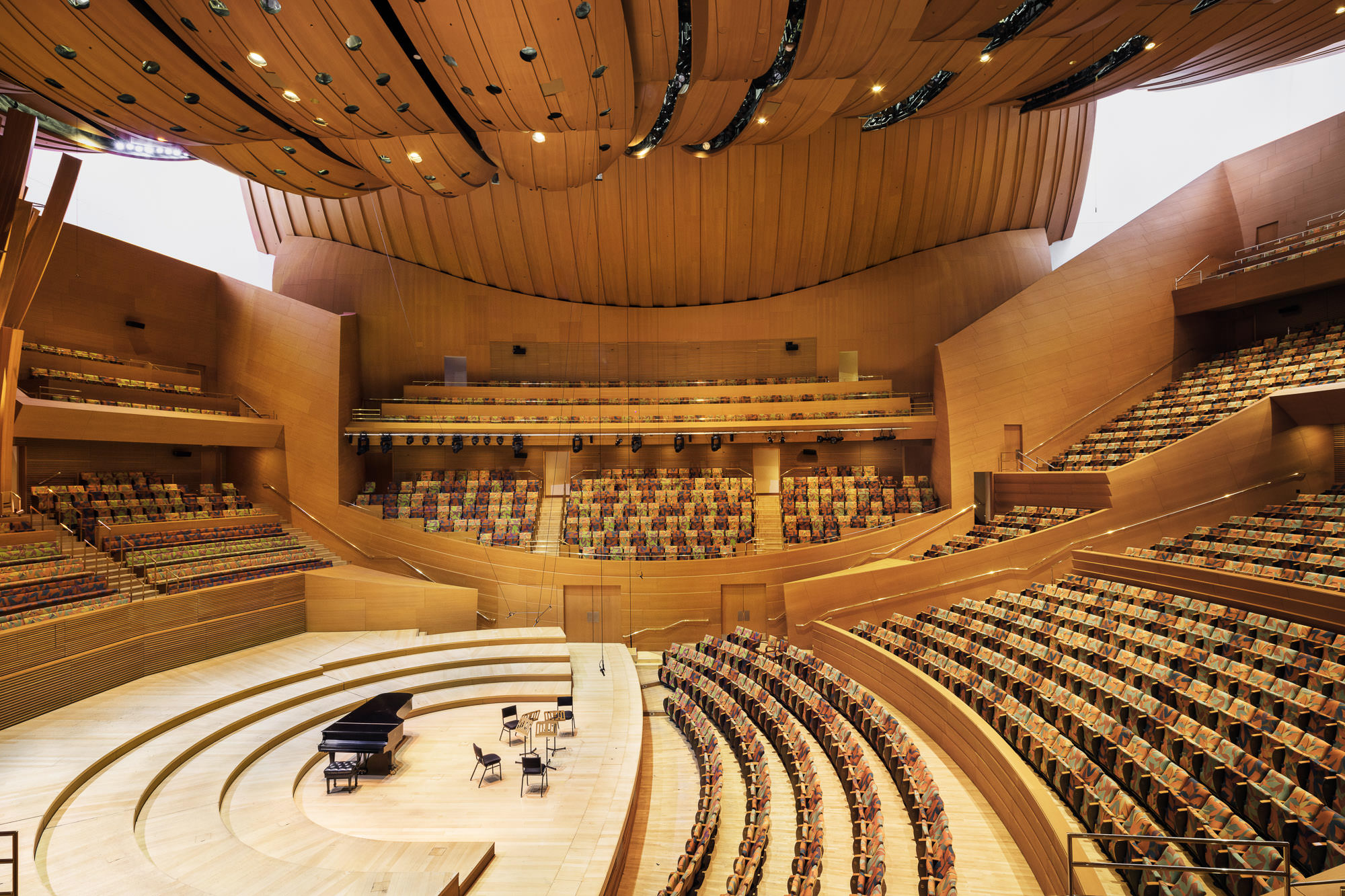 Walt Disney Concert Hall, Los Angeles, CA - Frank Gehry