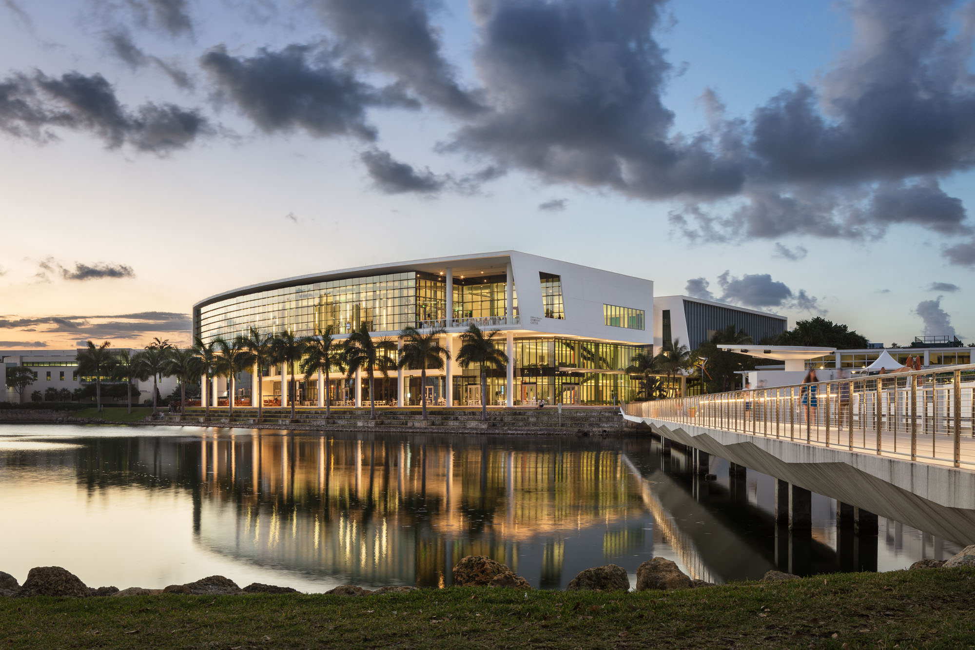 University of Miami Student Center, Miami, FL - Arquitectonica