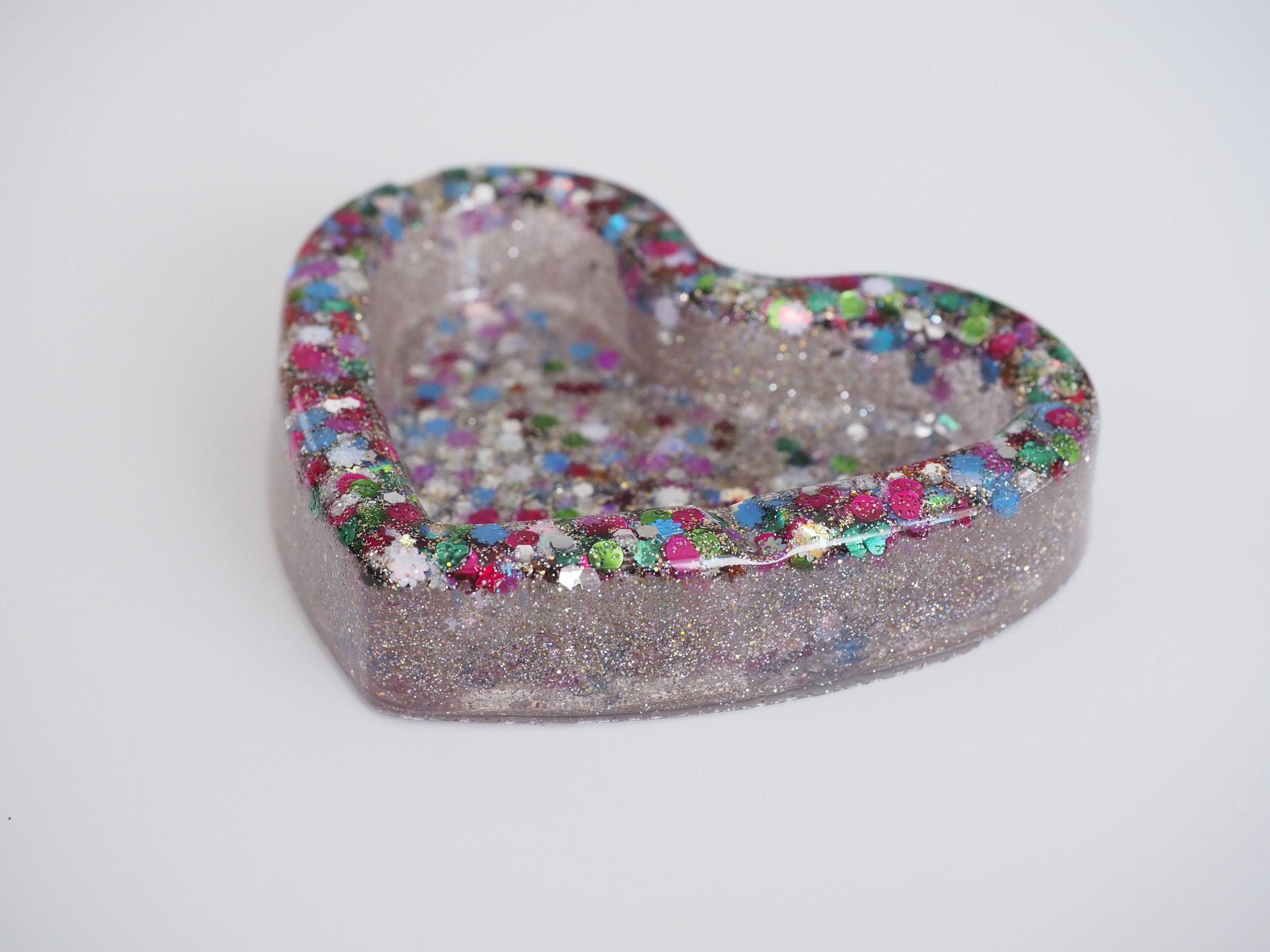 Heart-Shaped Ashtray - Multicolored Chunky Glitter  (8).JPG