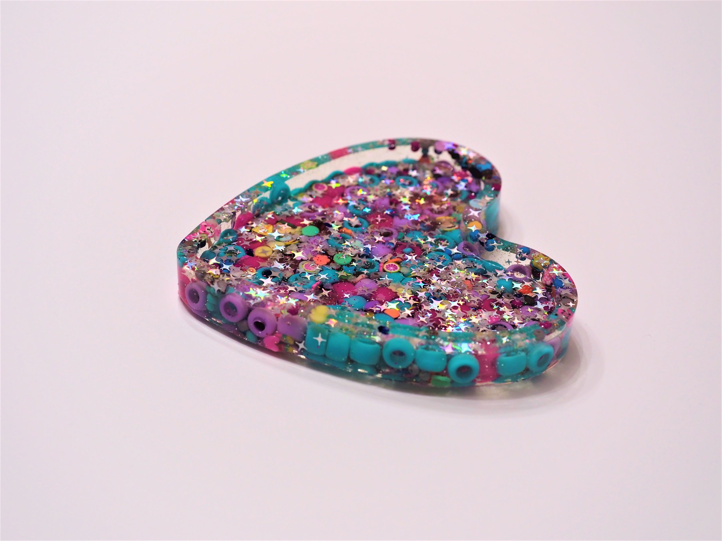 Heart-Shaped Coaster - Pony Beads Purple Teal Pink Random Glitter  (10).JPG