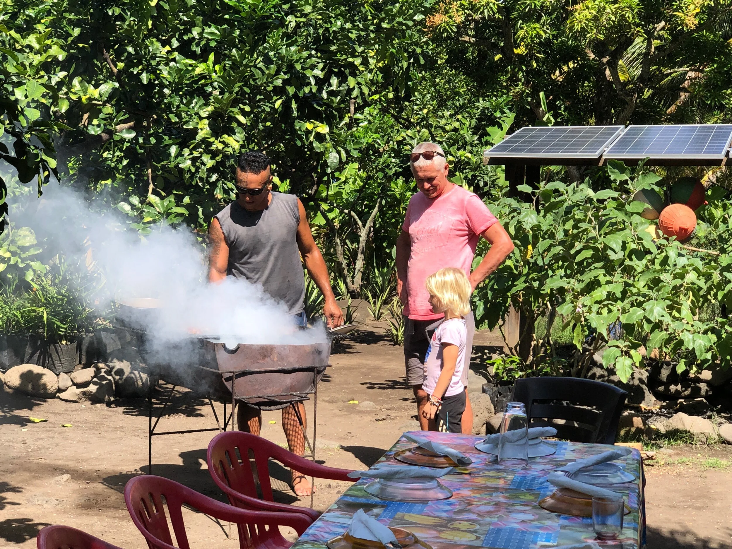 SERIE: Markante mannen van de Marquesas - DEEL 2: Teiki op Nuku Hiva, stuiterbal stoned op eigen stimuli
