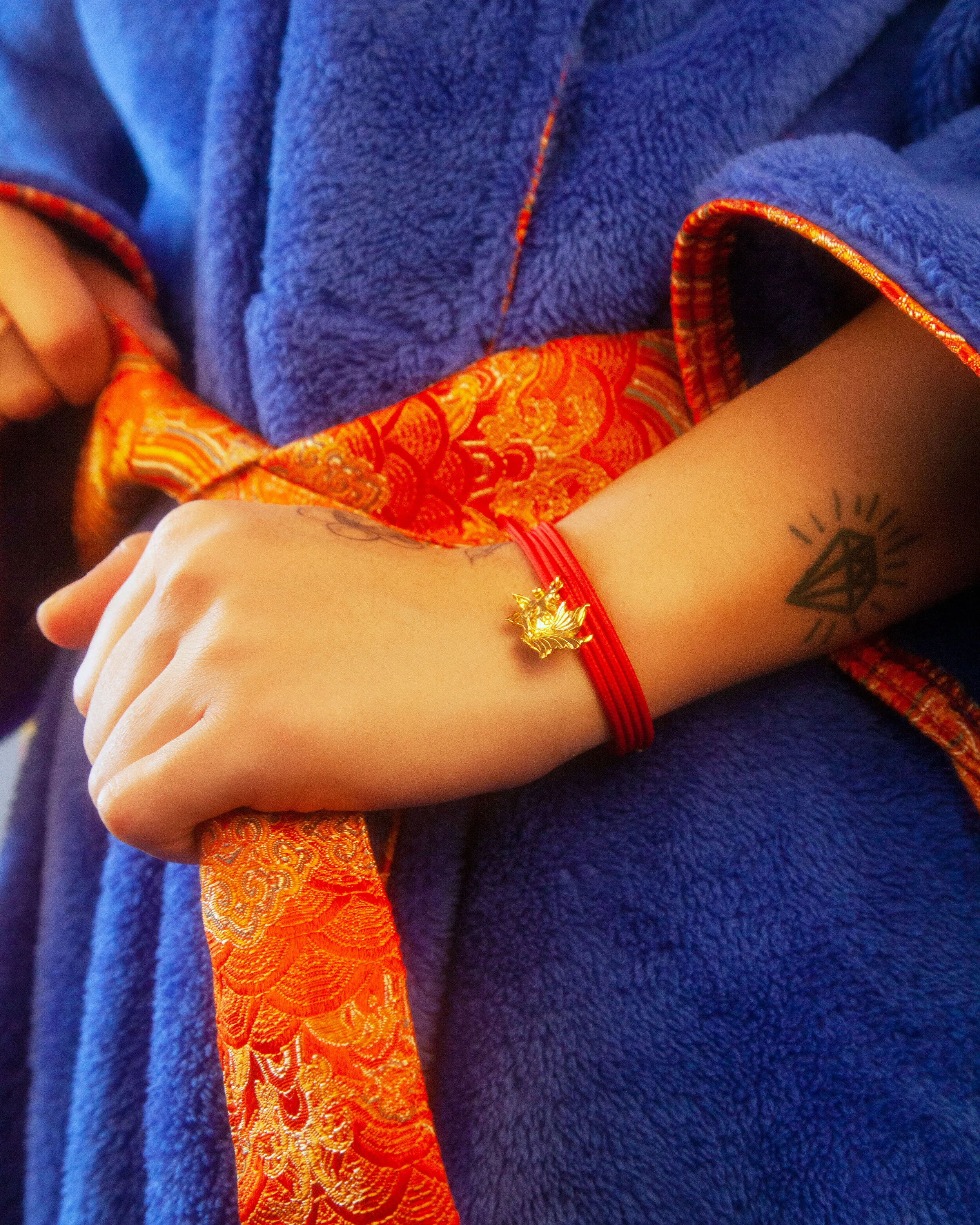 ADAxDAWANG Bracelet & ADAxDAWANG Bathrobe