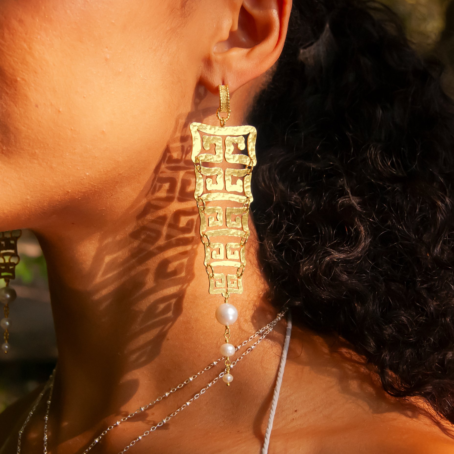 DSC_0127 gold sq.jpg