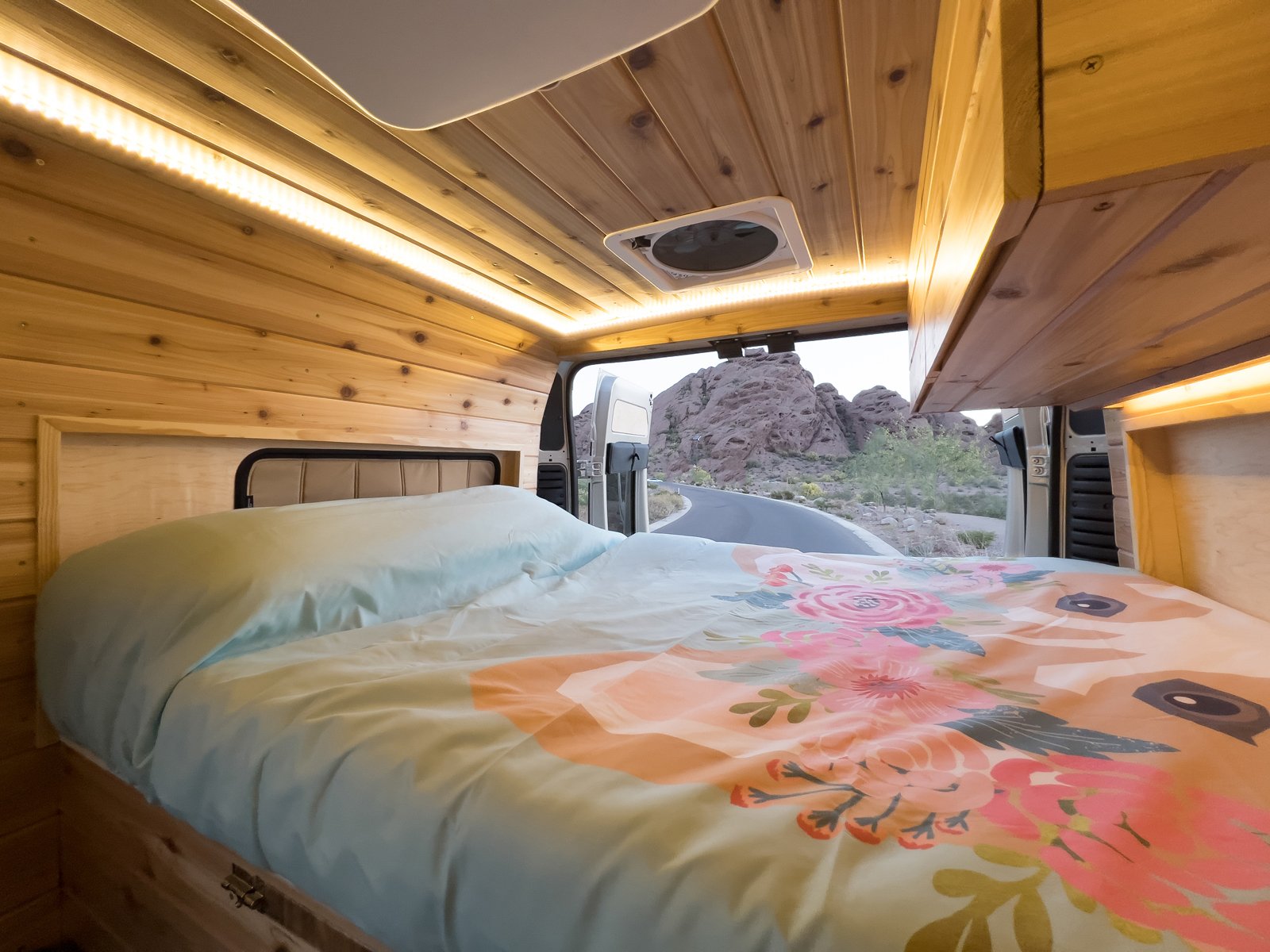 6-boho-camper-vans-vaya.jpg