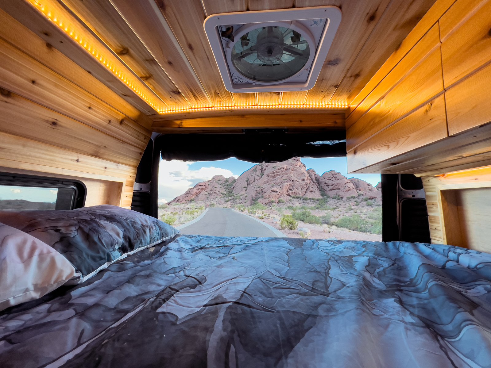 14-boho-camper-vans-straylight.jpg