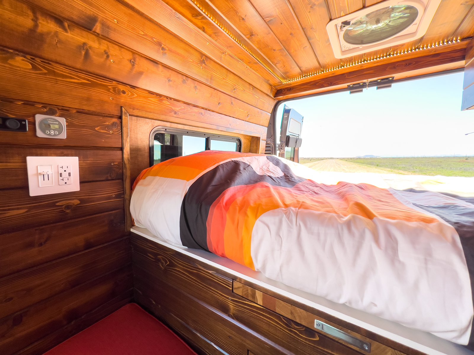 14-boho-camper-vans-kramer.jpg