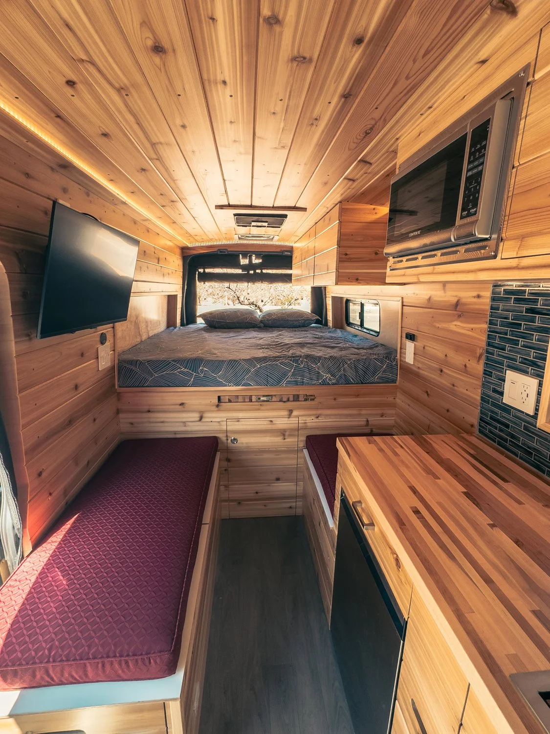 0.3-boho-camper-vans-ford-transit-karuna.jpg