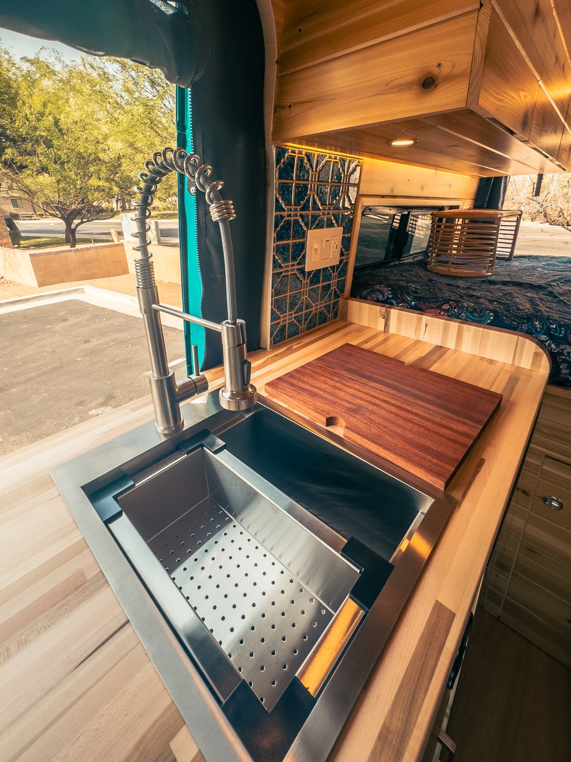 9-boho-camper-vans-mercedes-benz-sprinter-andromeda.jpg