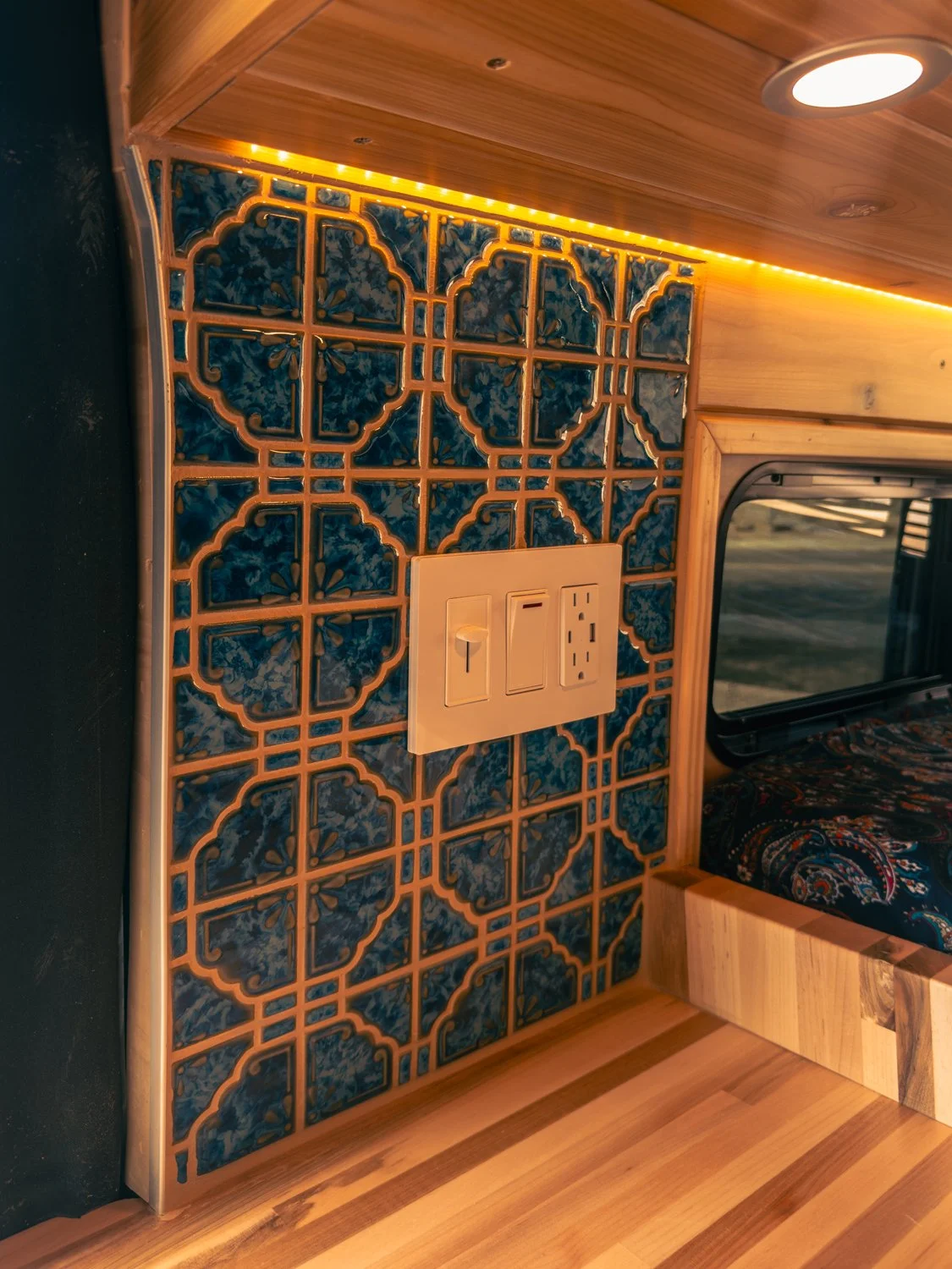 12-boho-camper-vans-mercedes-benz-sprinter-andromeda.jpg