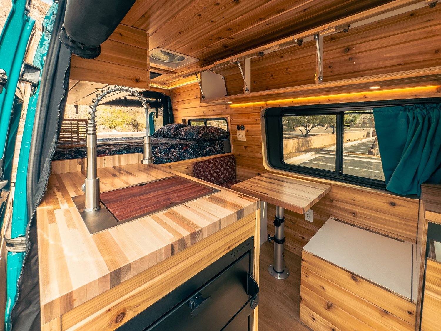 18-boho-camper-vans-mercedes-benz-sprinter-andromeda.jpg