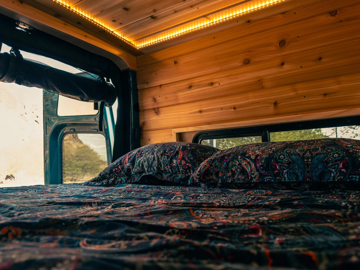 20-boho-camper-vans-mercedes-benz-sprinter-andromeda.jpg