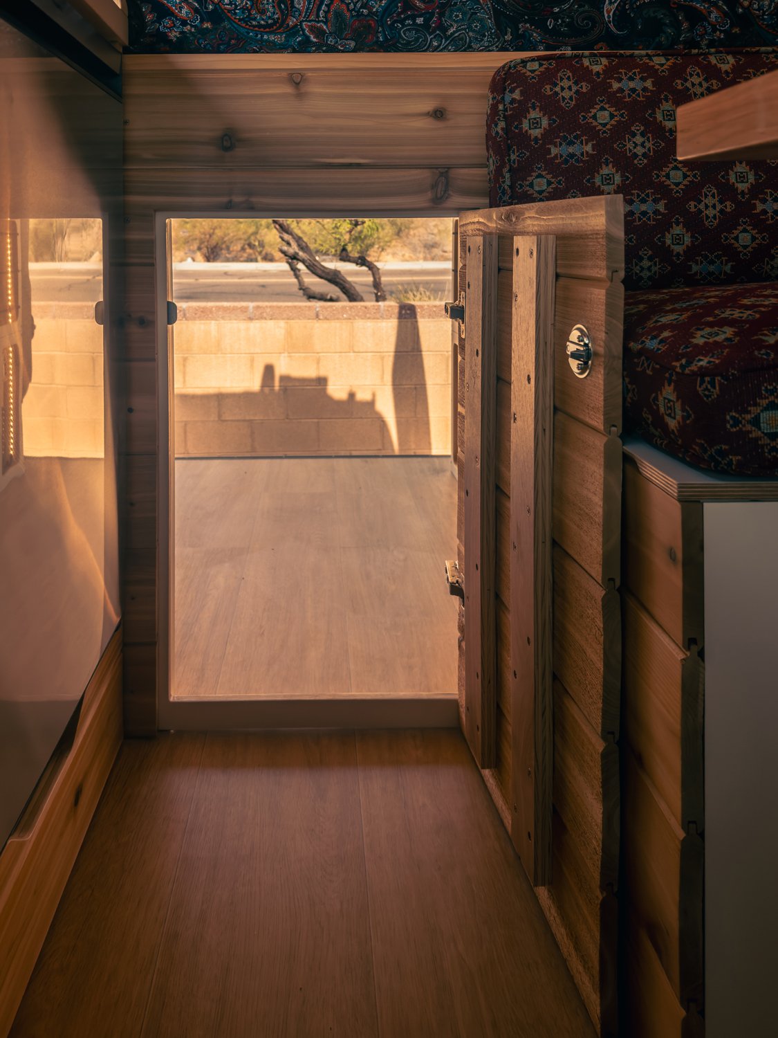 22-boho-camper-vans-mercedes-benz-sprinter-andromeda.jpg