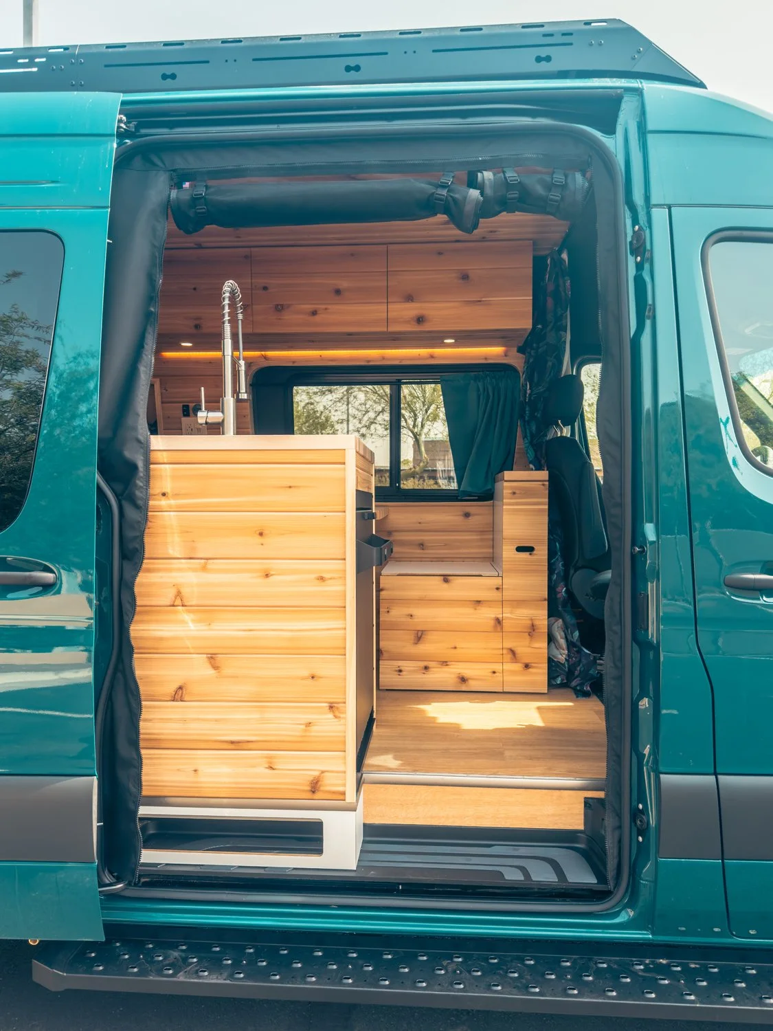 24-boho-camper-vans-mercedes-benz-sprinter-andromeda.jpg