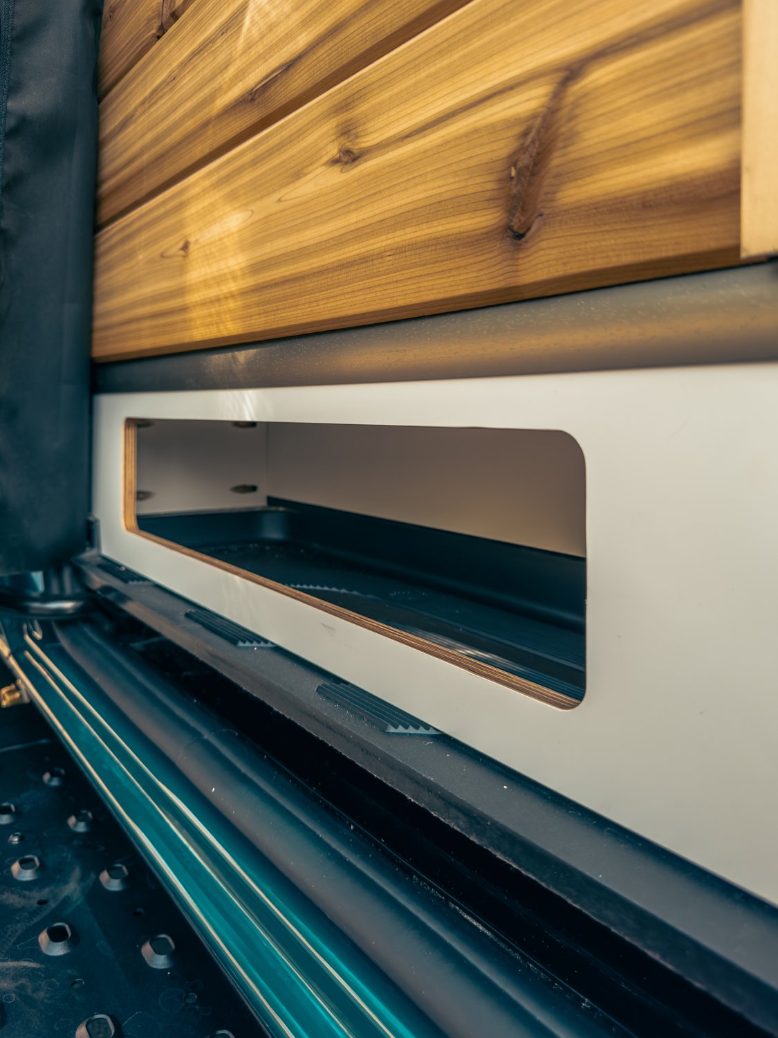 25-boho-camper-vans-mercedes-benz-sprinter-andromeda.jpg