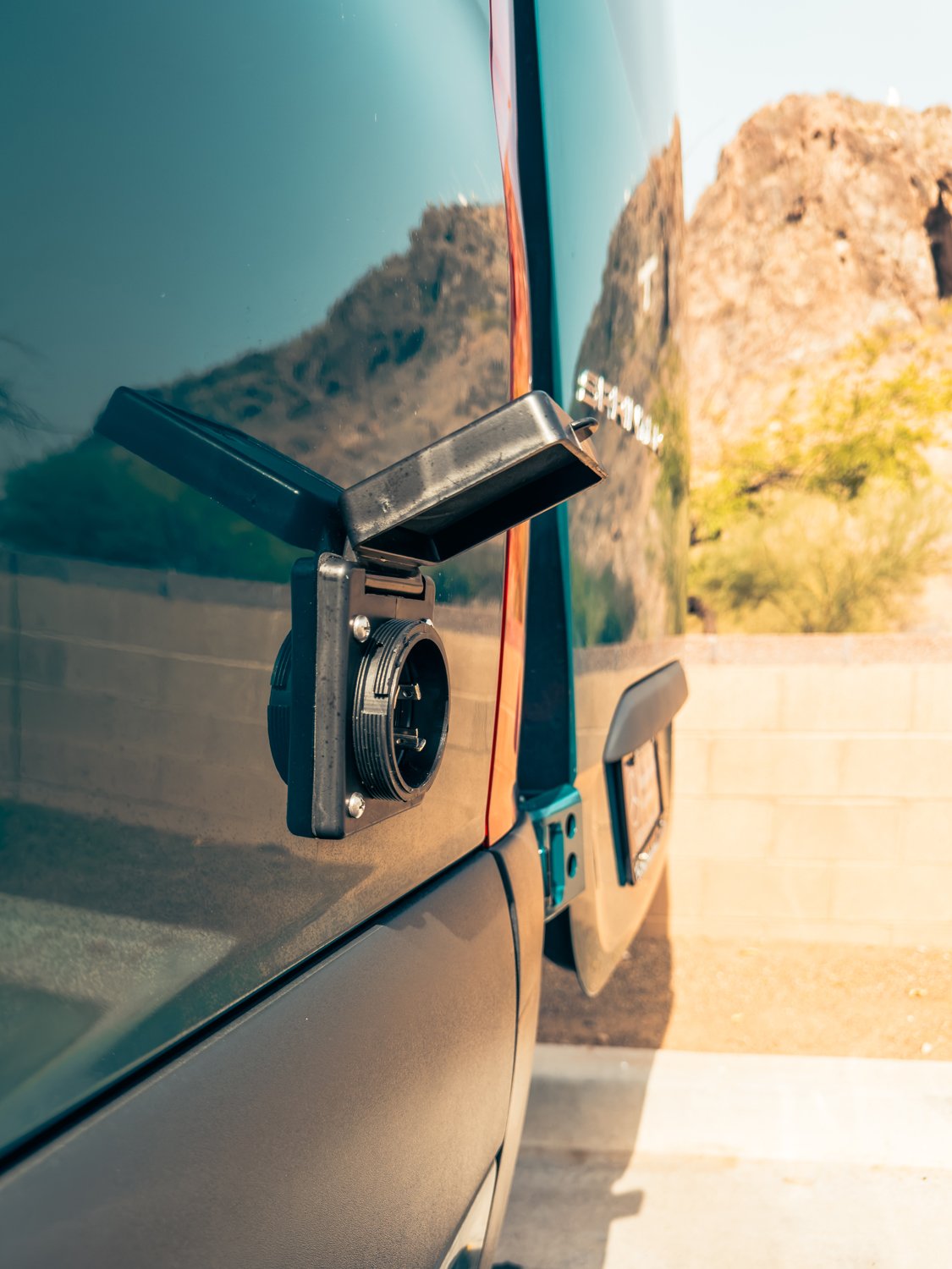 37-boho-camper-vans-mercedes-benz-sprinter-andromeda.jpg