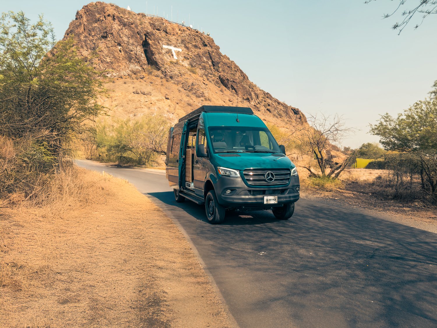 40-boho-camper-vans-mercedes-benz-sprinter-andromeda.jpg