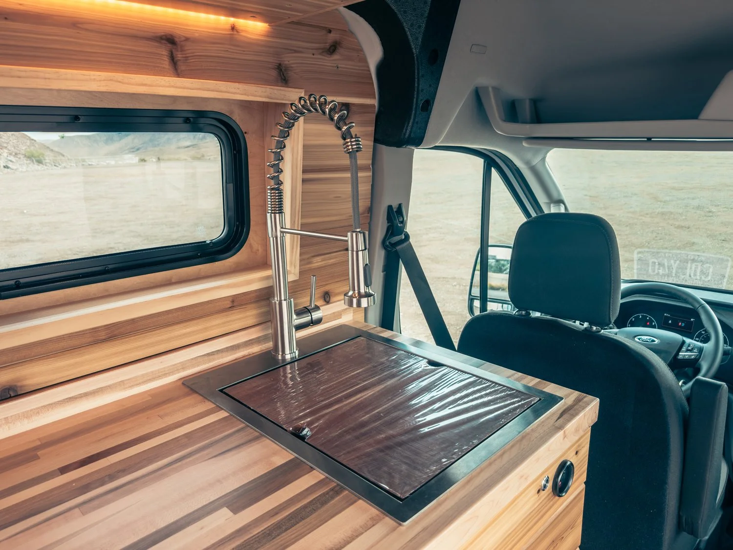 26-boho-camper-vans-ford-transit-icarus.jpg
