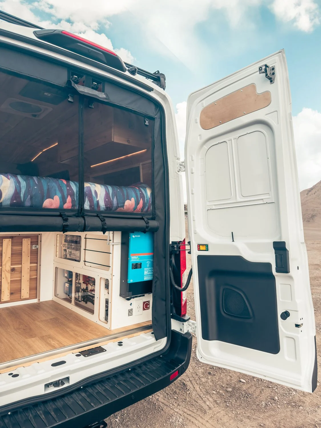 32-boho-camper-vans-ford-transit-icarus.jpg