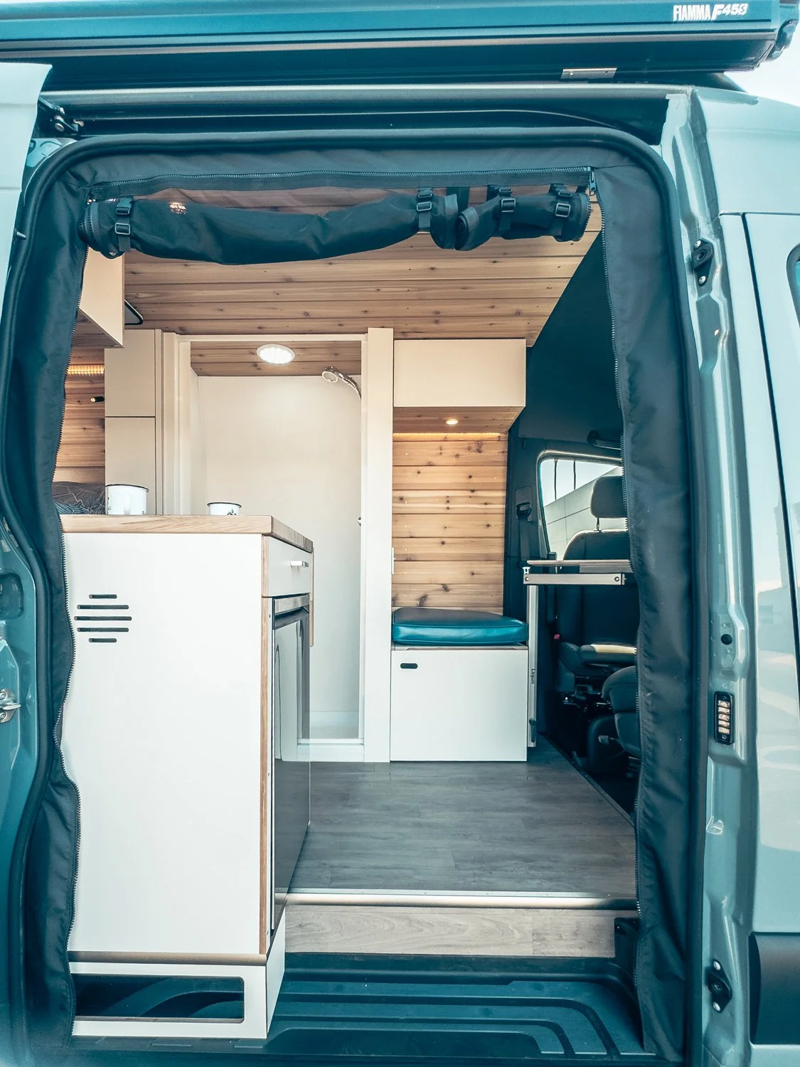 2-boho-camper-vans-mercedes-benz-sprinter-beatrix.jpg
