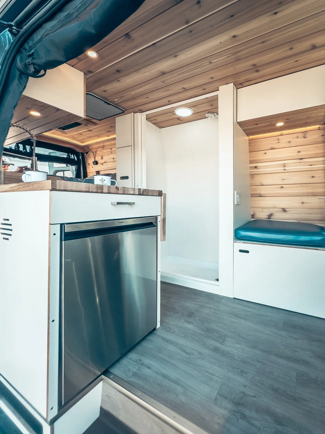 3-boho-camper-vans-mercedes-benz-sprinter-beatrix.jpg