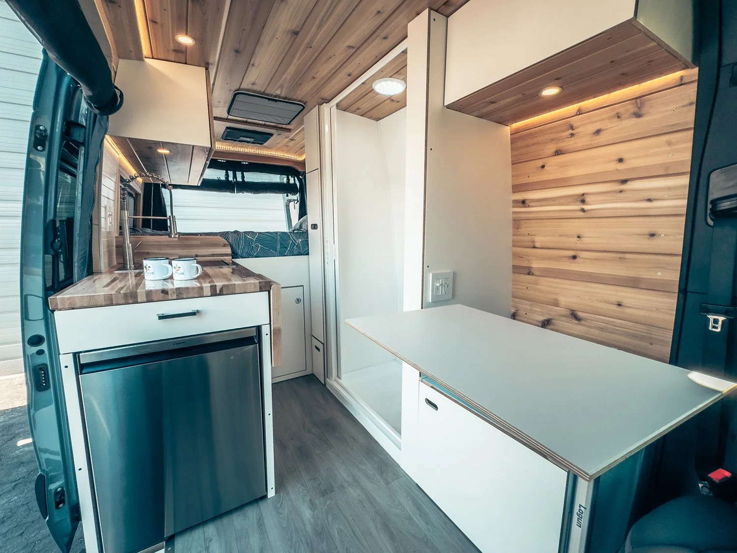 7.1-boho-camper-vans-mercedes-benz-sprinter-beatrix.jpg