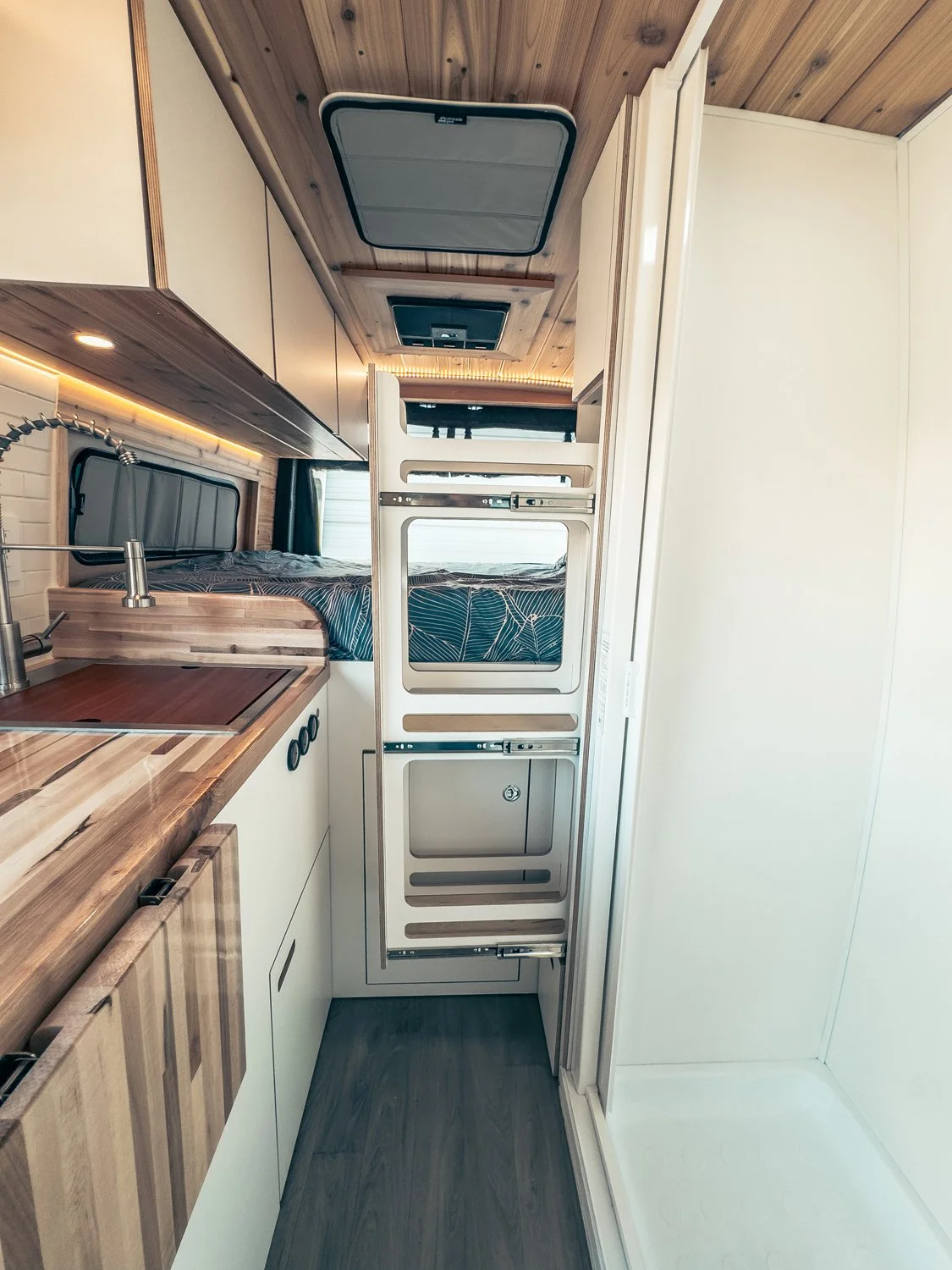 19-boho-camper-vans-mercedes-benz-sprinter-beatrix.jpg